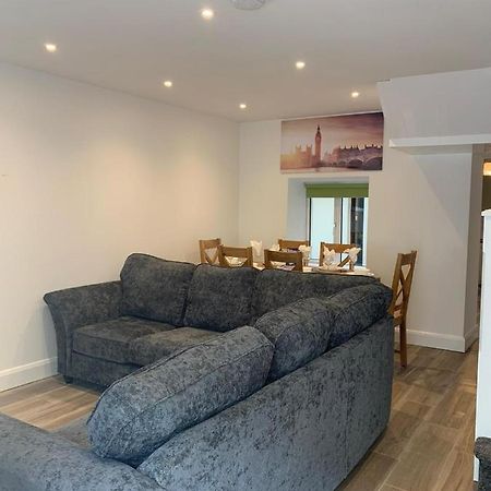 Eyre Square Lane Budget Rooms Голуей Екстериор снимка