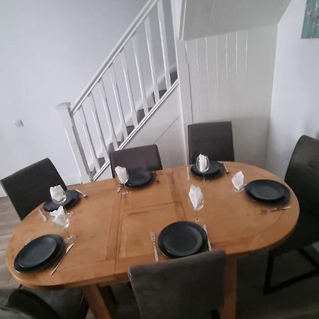 Eyre Square Lane Budget Rooms Голуей Екстериор снимка