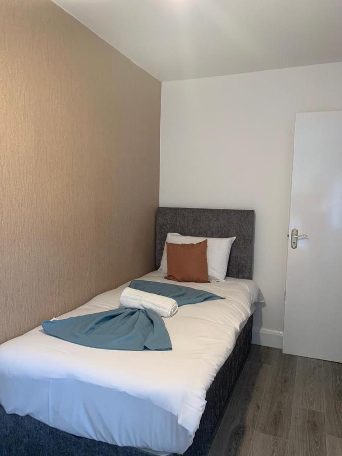 Eyre Square Lane Budget Rooms Голуей Екстериор снимка