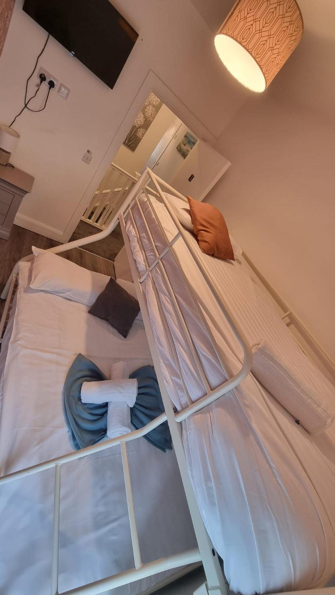 Eyre Square Lane Budget Rooms Голуей Екстериор снимка