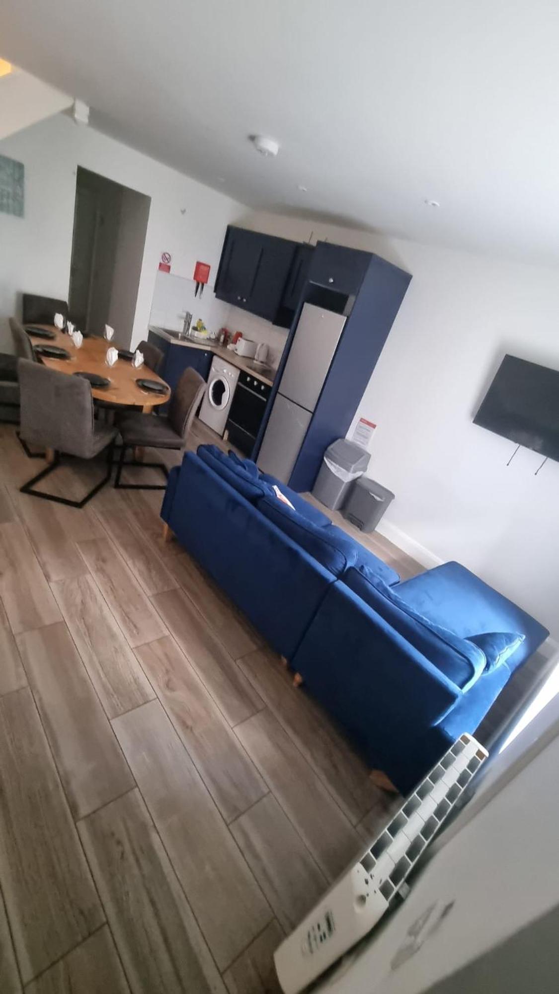 Eyre Square Lane Budget Rooms Голуей Екстериор снимка