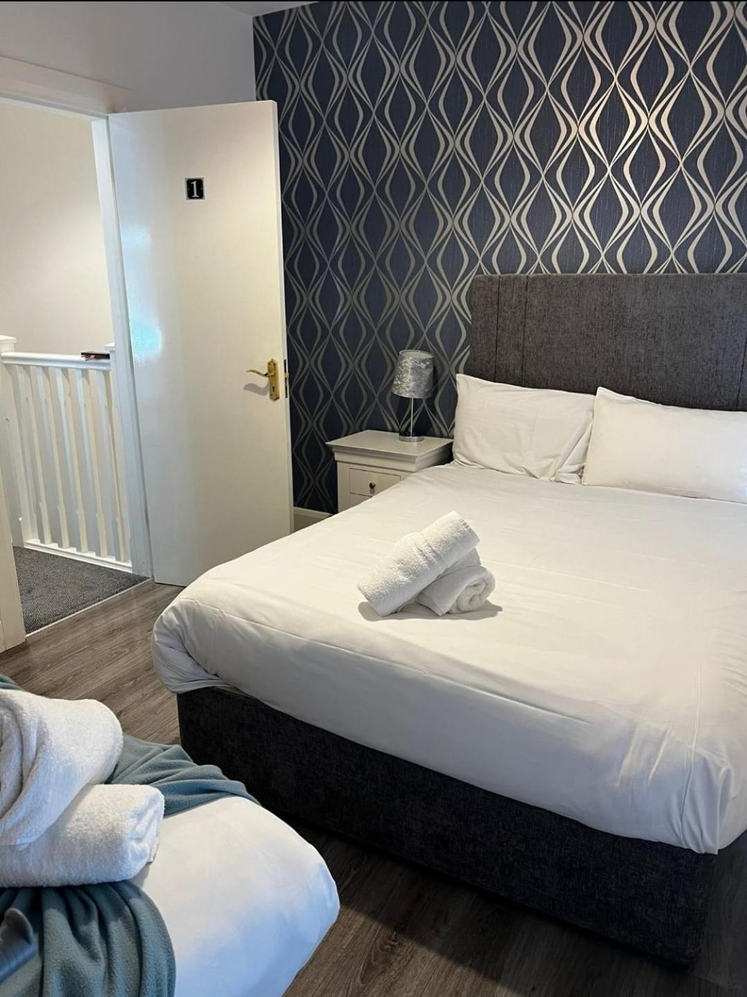 Eyre Square Lane Budget Rooms Голуей Екстериор снимка